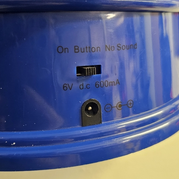 Gemmy Waterless Musical Christmas Snow Globe Let It Snow Happy Holidays 12” Tall - Picture 6 of 10